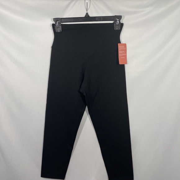 NWT Yummie [ Small ] Skimmer Capri Leggings‎ in Black - Picture 3 of 10